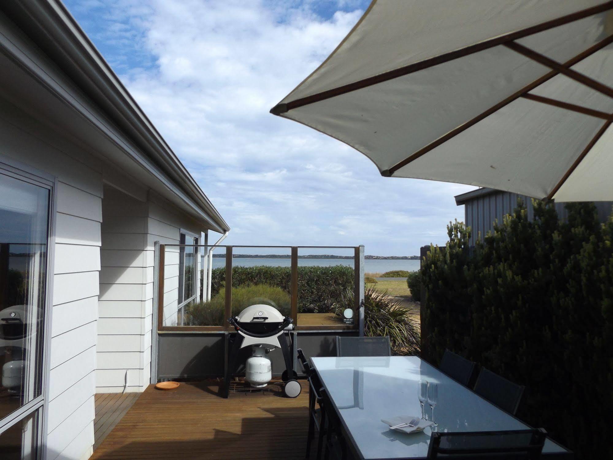Meningie Coorong Waterfront Retreatヴィラ エクステリア 写真
